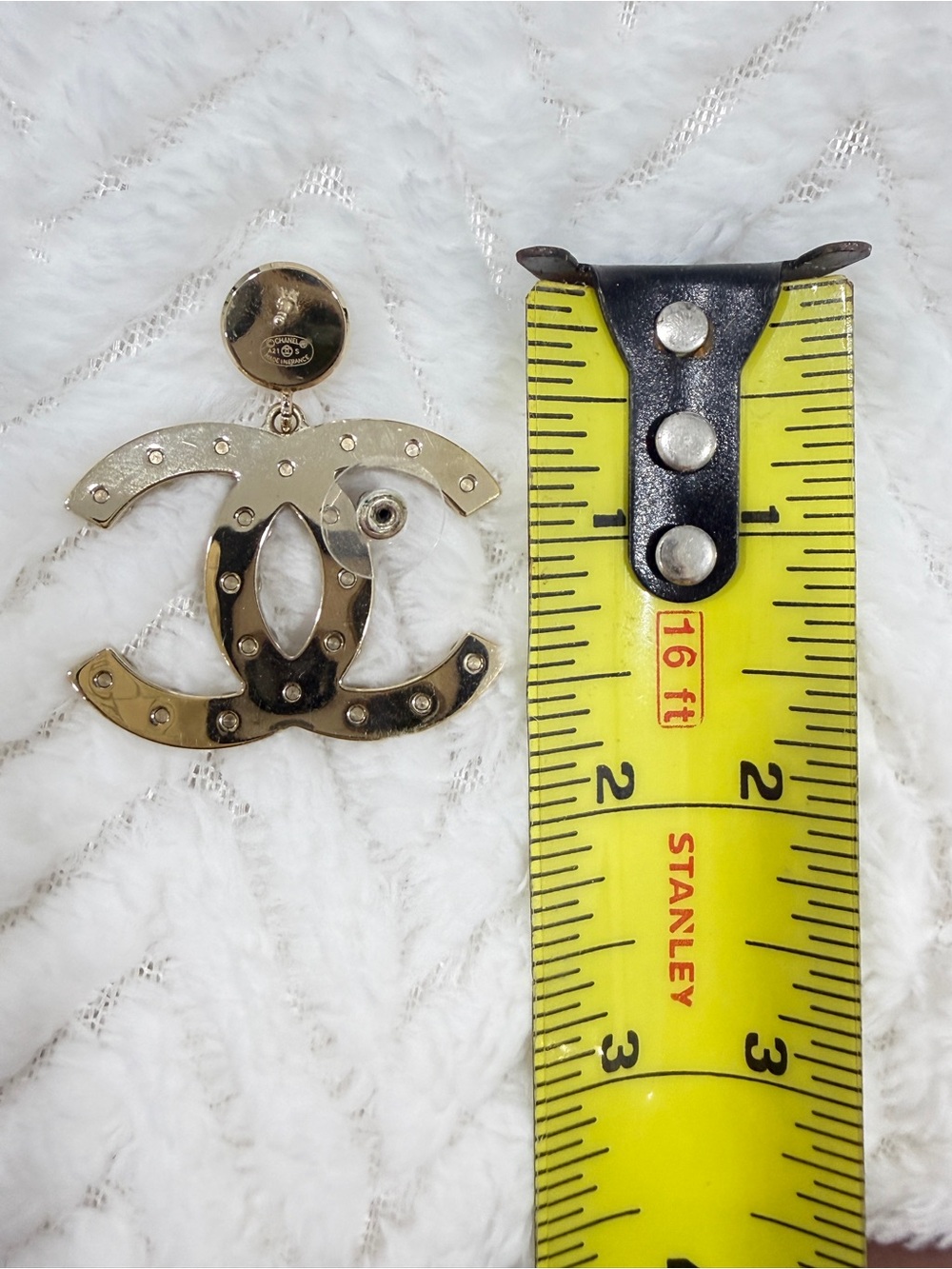 CHANEL Gold CC Logo Pearl Drop Earrings 100%AUTH 21S Large NIB Dangling Earrings - Picture 9 of 10